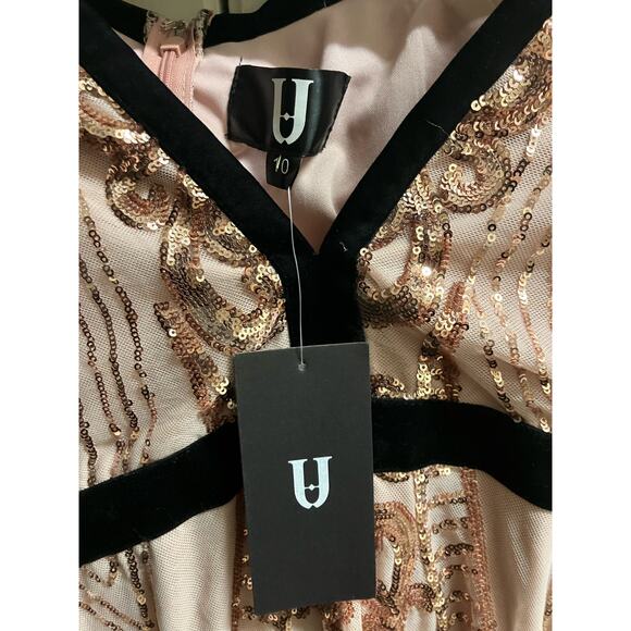 FOREVER UNIQUE 10 Dress, Long Sleeve, Plunging, Pink Gold Sequins NWT Homecoming - Picture 8 of 13